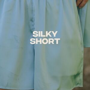 DAILY DRILLS - SILKY SHORT - LIGHT BLUE - SIZE M/L